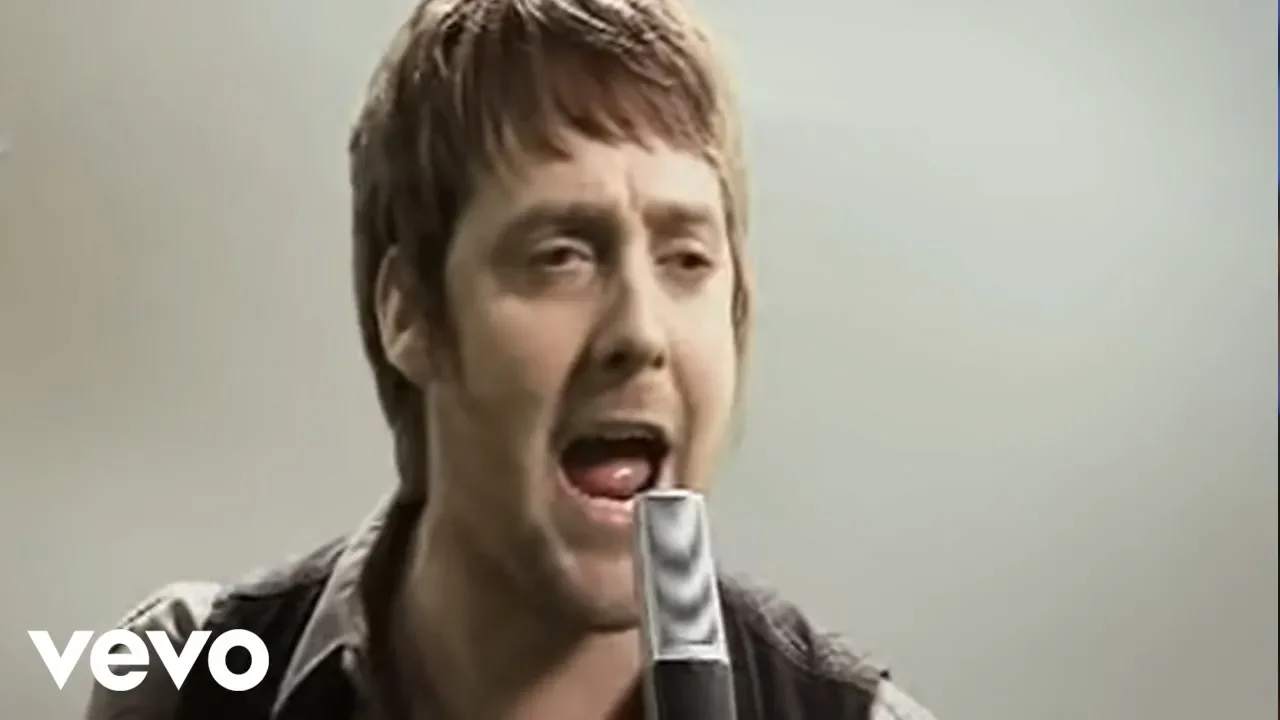 Kaiser Chiefs - Ruby (Official Video) Kaiser Chiefs - Ruby (Official Video)