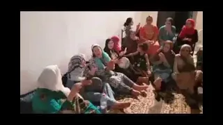 هكذا كانت اغاني الاعراس الجزائرية تاع بكري في السطح بدربوكة محلاها لمة 