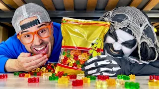 He took the gummies from monster! 👻🤣