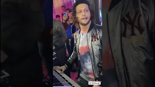 عبسلام يعزف مهرجان متغاظ عارفك يلا مننا متغاظ  و اجمد طلعات      دندنها