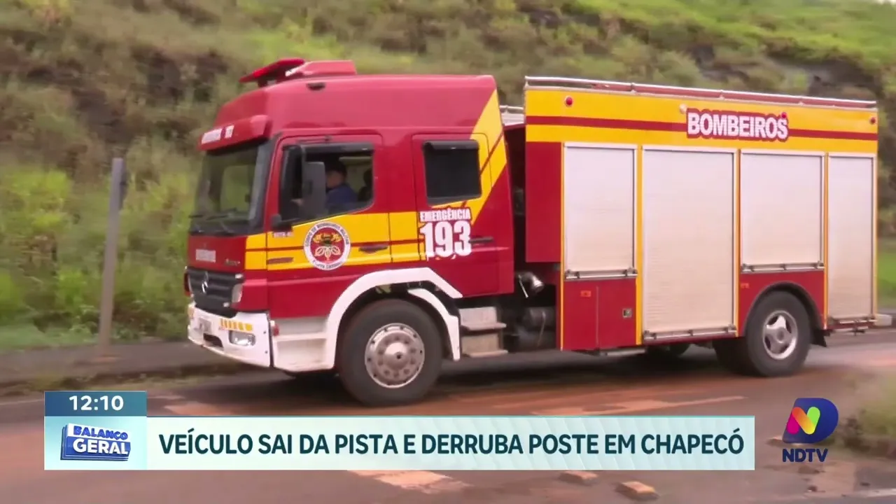 Acidente em Chapecó: Veículo Sai da Pista e Derruba Poste no Acesso a Chapecó
