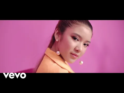 Download MP3 Tiara Andini - Gemintang Hatiku (Official Music Video)