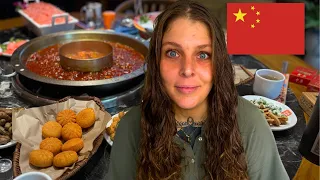中国老兵邀请我们吃重庆火锅