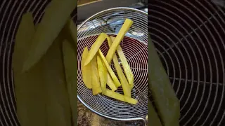 فنكر بطاطا جدا لذيذ بطعم ليز والف عافيه 