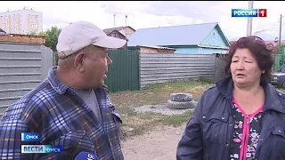 В центре Левобережья местный житель организовал у себя на участке рядом с домом огромную свалку