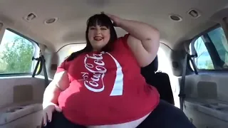 ssbbw juicy jackie jumping in the car