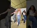 Shakira danst op \