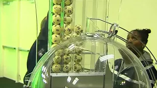 How does the Powerball drawing work