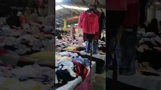 سوق الغزل اليوم بي القرية اولاد موسى سلا بين سكتور 8 توجد فيه اجمل الملابس المستعملة سوق البال 