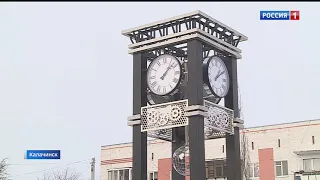 Часы на главной площади Калачинска остановились, не проработав месяца