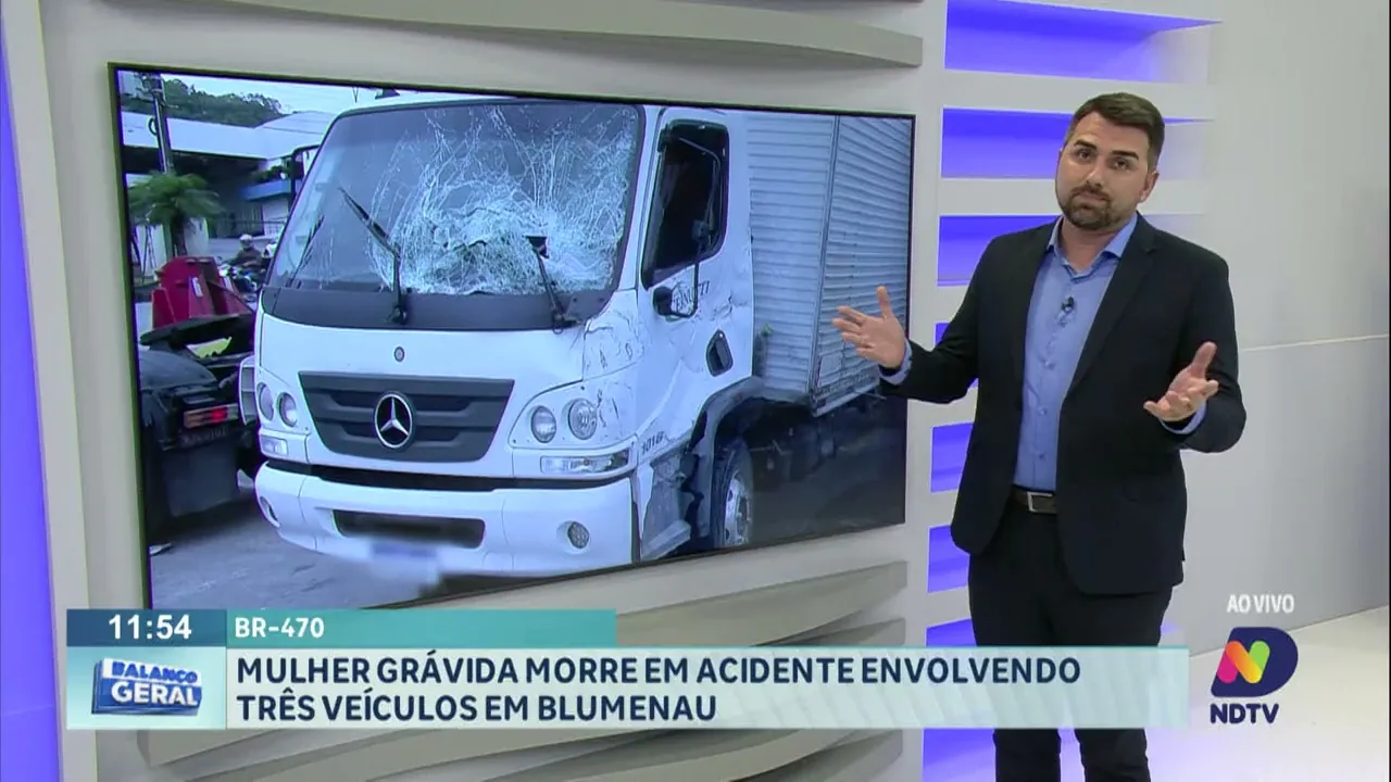 Acidente envolvendo três veículos causa morte de mulher grávida