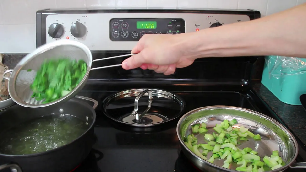 What Chinese Cooking Technique Is This?? - Blanche then Fry