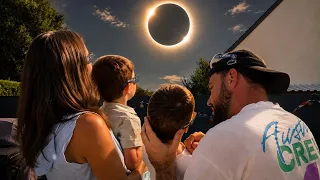 On regarde l'éclipse en famille 🌒