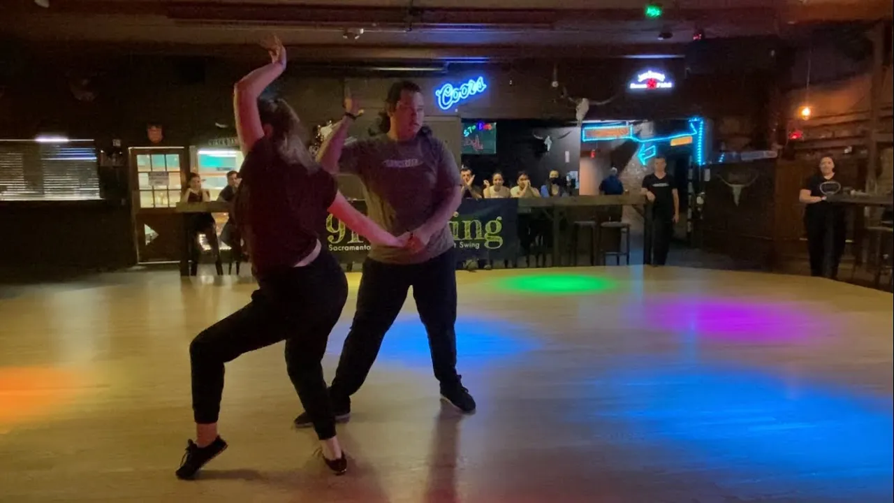 Kono & Savannah Harris-Read @ 916 Swing (10/4/22)