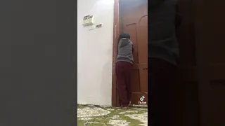 ياورع اطلع من الحمام يا ورع 