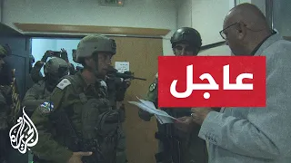 شاهد لحظة اقتحام قوات الاحتلال الإسرائيلي مكتب قناة الجزيرة برام الله 