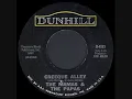 The Mamas and the Papas - Creeque Alley (Original mono single version)