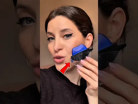 What Kind of Lipstick Is This?! 💄😱