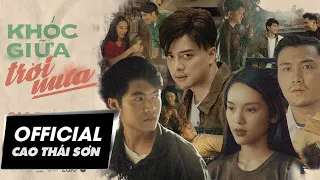 Khóc giữa trời mưa