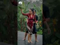 Download Lagu Gadis Kebaya Merah Memetik Buah di atas atap rumah siapa ya ges #shorts #tending #village