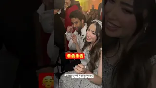 احمد جمال وعروسته فرح قعدو يريحو شوية من الوقفه في حفل زفافهم الف مبروك مهرجان الجونة 