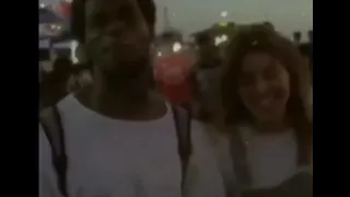 وبينا معاد   لو احنا بعاد اكيد راجع ولو بيني وبينه بلاد   دندنها
