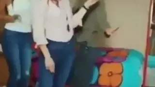 في ستين الف داهيه الدهييه الي جبتك تاخد علي وضعي بقااا مش بزعل علي حد اختار انه يخسرني 