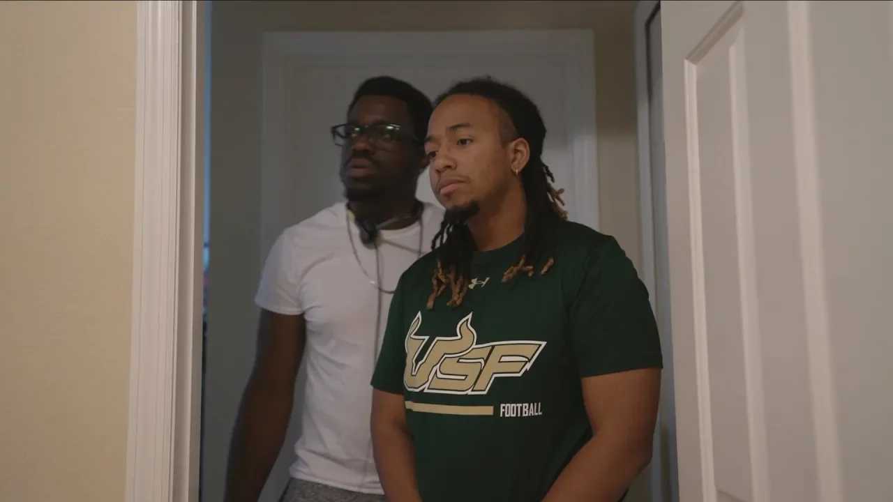 When Howard the Alien is your Roommate