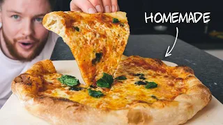 Knusprig und dünn muss der Pizzateig sein, dann schmeckt er für mich wie in Bella Italia. ▻ Hier fin. 