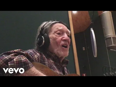 Download MP3 Willie Nelson - It's Hard to Be Humble (Official Video)