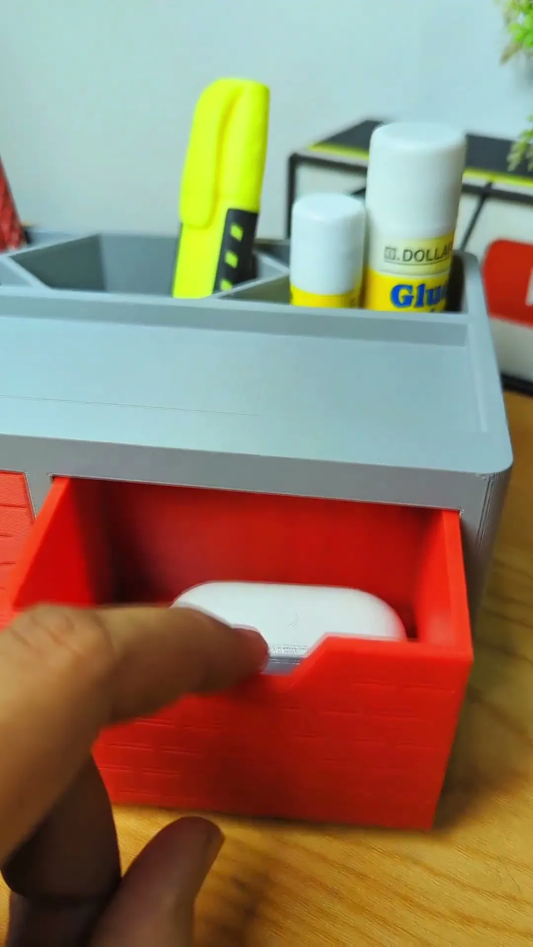 Ultimate desktop organizer: Home & Office