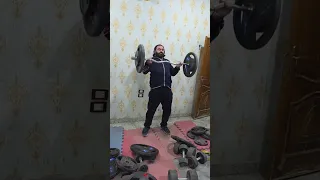 بعمر ٤٦ سنة وطبيعي وبتحدى كل واحد عامل حاله معلم بالتعليقات وما بيطلع قد ساعدي يقدر يعمل أي تحدي دندنها