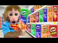 Download Lagu Bebé Mono BonBon compra meriendas de colores y vende helado arcoíris en el parque - MONO BONBON ESP