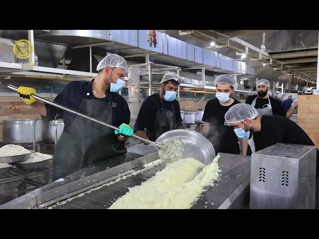 ⁣مضيف الزائرين يفتح 15 موقعاً لتوزيع 250 ألف وجبة يومياً