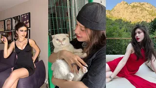 Ee n'aptın anlat Şeyda