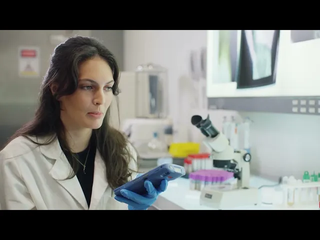 Vídeo Coletor de Dados Zebra HC20 2D QR Code Imager SE4720 - Touch 6 Polegadas, Qwerty, Wi-Fi 6, Bluetooth, Câmera 16MP, 6GB/64GB, Android 13 (Hospitalar)