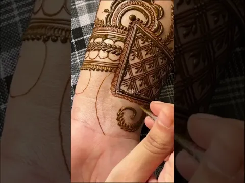 #mehndi #hennatattoo #hennadesgin #hennaart #henna #explore #newdesign #heenavahid #shortsfeed