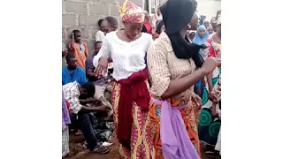 kalli irin abinda yaran hausawa suke yin murna agidan buki