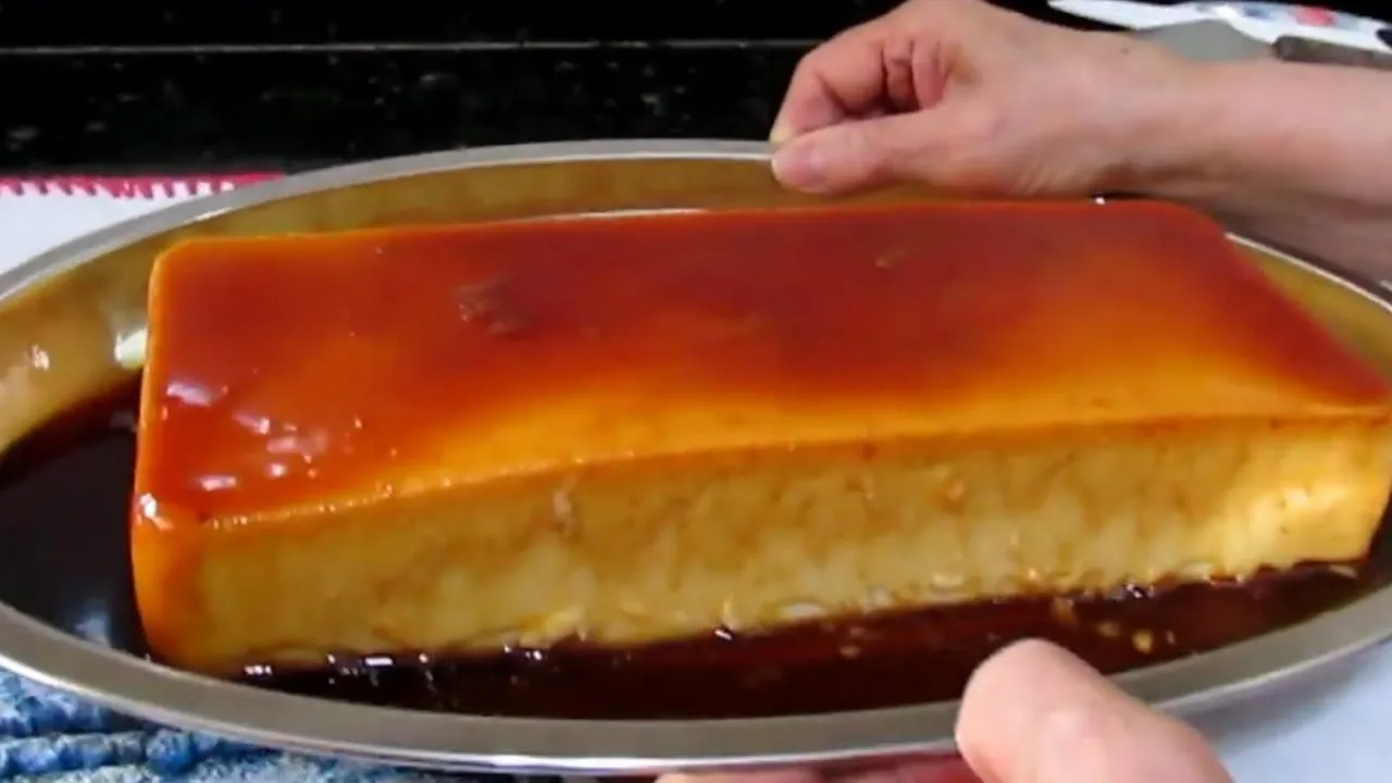 Receita de Pudim de Leite Condensado com Nozes. 