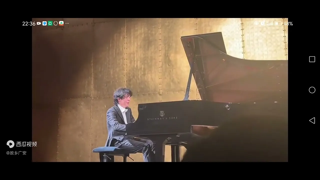 李云迪2024年欧洲巡演巴黎音乐会,返场演奏《彩云追月》 李云迪2024年欧洲巡演巴黎音乐会,返场演奏《彩云追月》