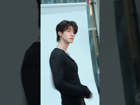 You got me like dadadada 🔥 #BLUE_KISSCOMEKISS #BLUEPONGTIWAT #LOVEiSENTERTAINMENT