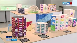 В музее «Искусство Омска» открылась выставка «1 : 100»