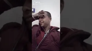 لمه تبقه قرفان من الدنيا كلها     دندنها