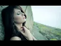 Download Lagu Meena Cryle - It Makes Me Scream