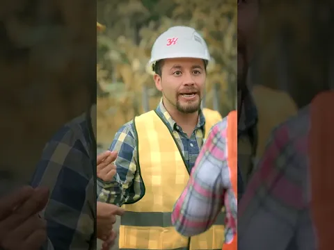 Se disfraza de albañil para sorprender a sus trabajadores.