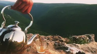 على الأطلال   دندنها