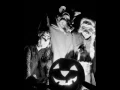 The Andrews Sisters & Bing Crosby - The Yodeling Ghost (A Jazzy Halloween)