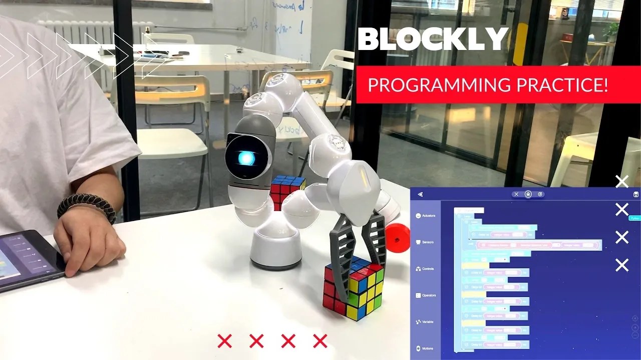 ClicBot. A Blockly Programming Practice!