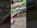 Naik Perahu Ketabrak Kapal Tenggelam