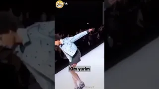 اعترفوا انو تايهيونغ افضل من عارضات ازياء Bts Taehyung تاي تايهيونغ 